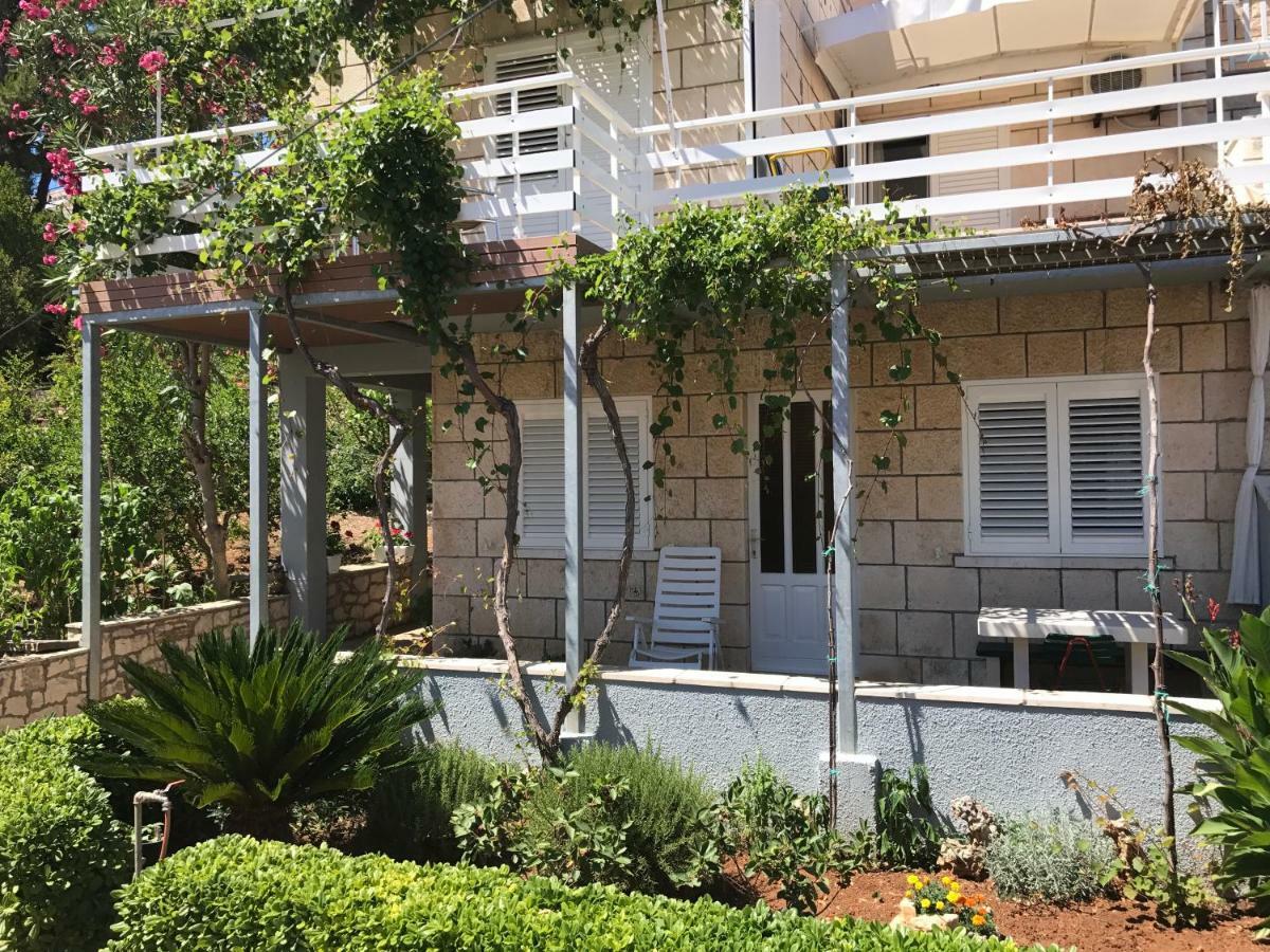 Apartments Suda Lumbarda Exterior photo