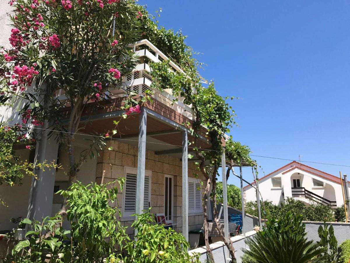 Apartments Suda Lumbarda Exterior photo